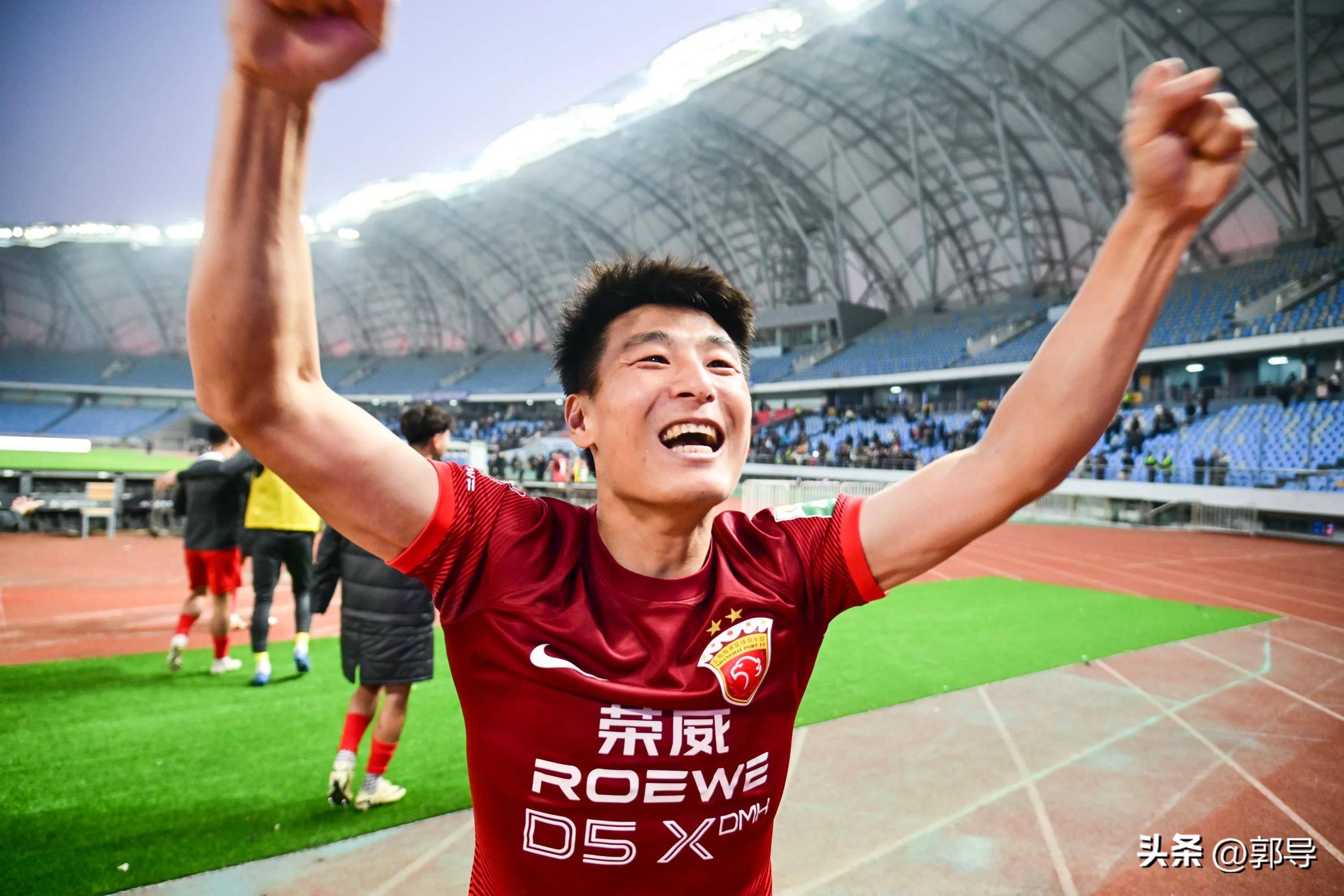 新晋射手亚冠大爆发，斩获无数头条赞誉的简单介绍