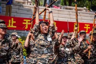 爱游戏登录入口-甘冈凭借战术取胜，巩固领先位置